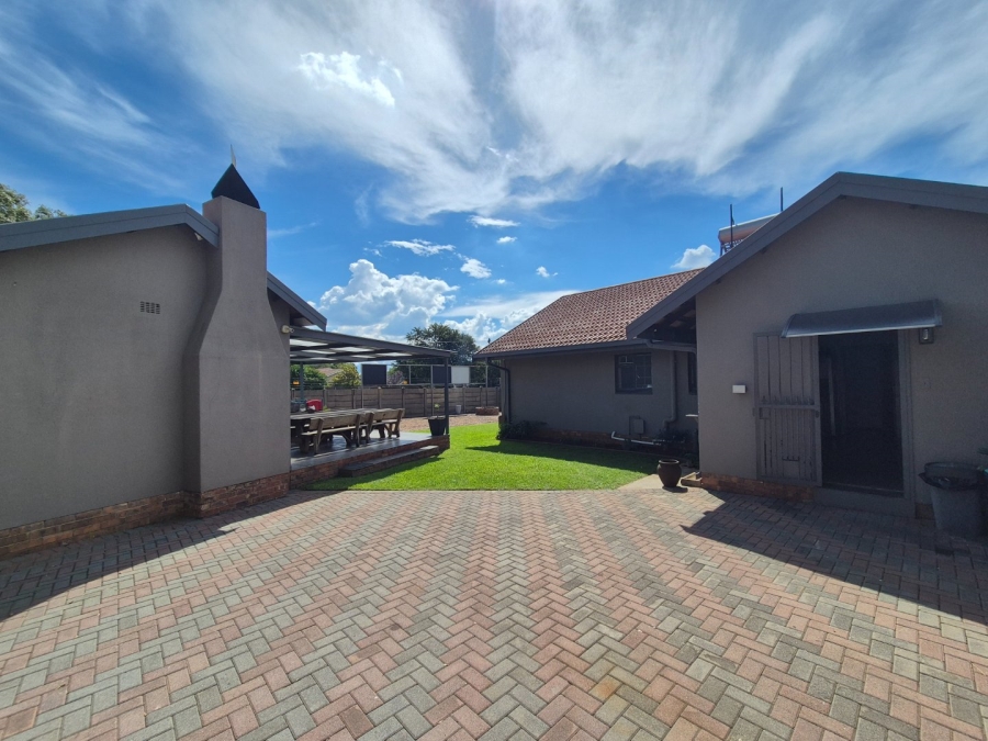 3 Bedroom Property for Sale in Vaalpark Free State